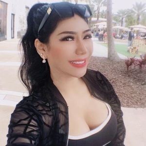 Meet your Posher, Shira